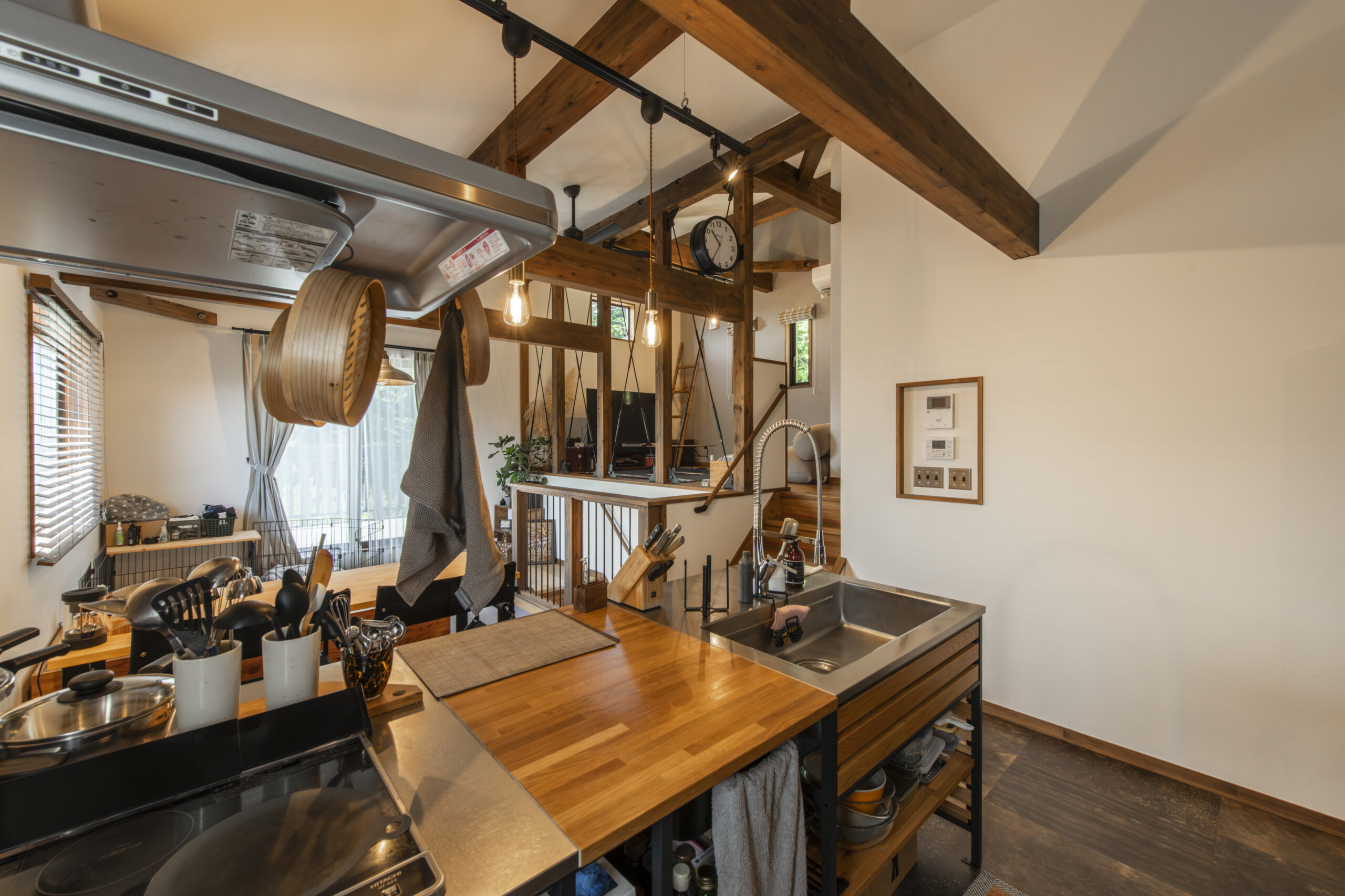 「土間派×スキップ派」ふたりのコダワリと愛犬「ビス...