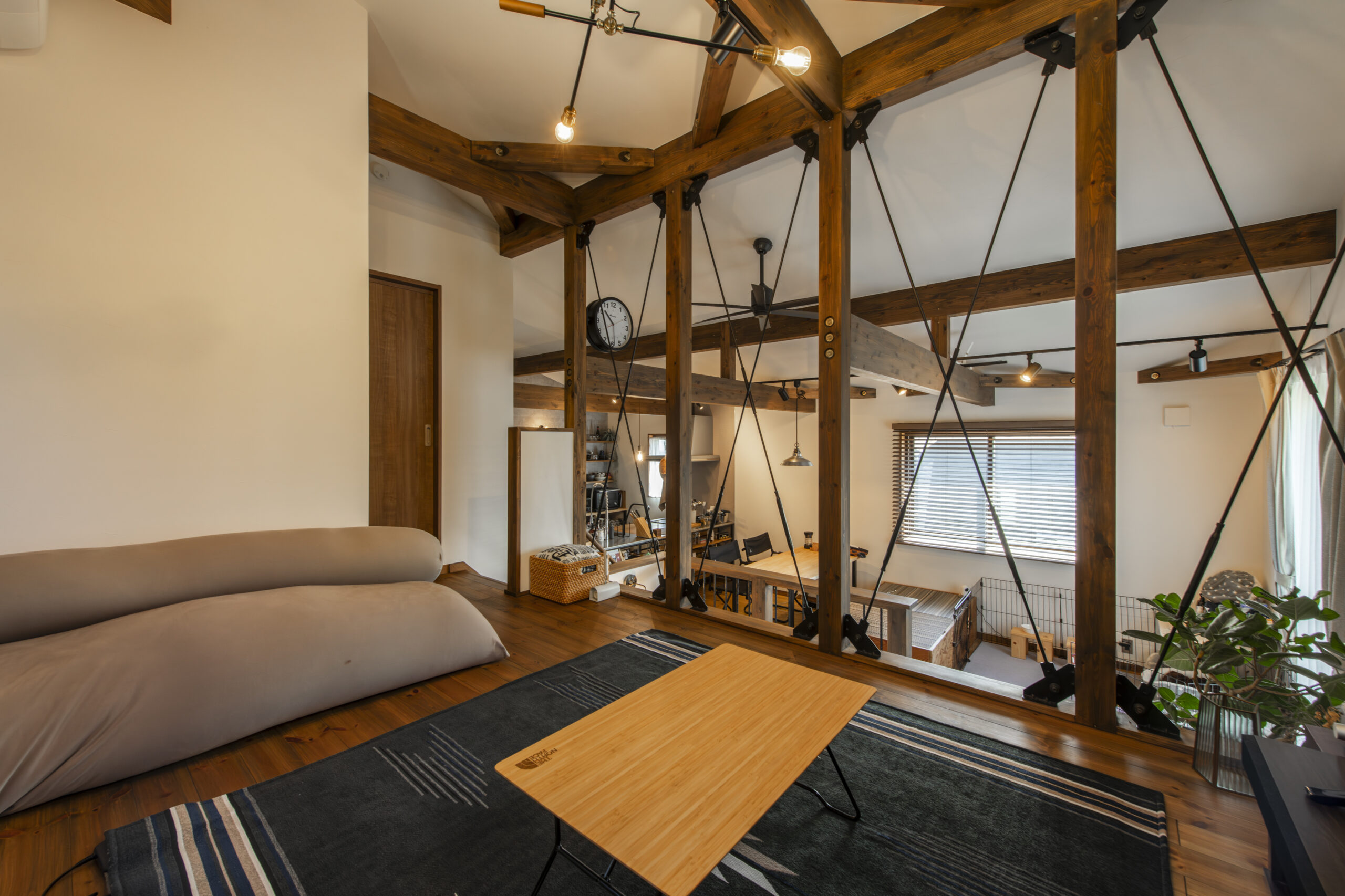 「土間派×スキップ派」ふたりのコダワリと愛犬「ビス...