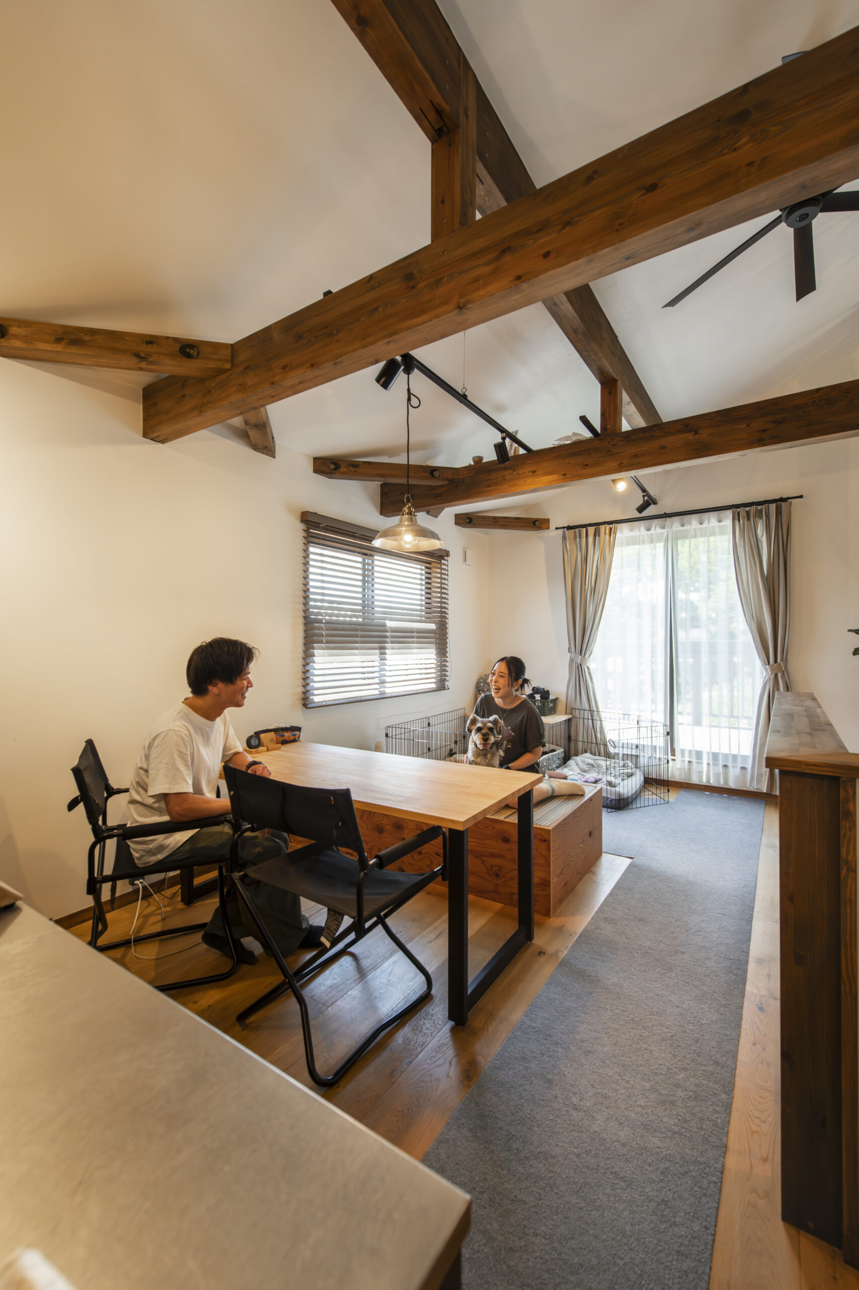 「土間派×スキップ派」ふたりのコダワリと愛犬「ビス...