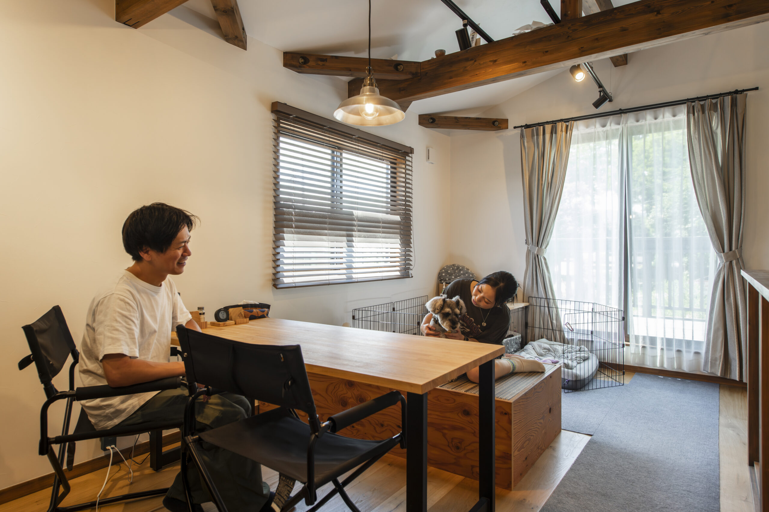 「土間派×スキップ派」ふたりのコダワリと愛犬「ビス...