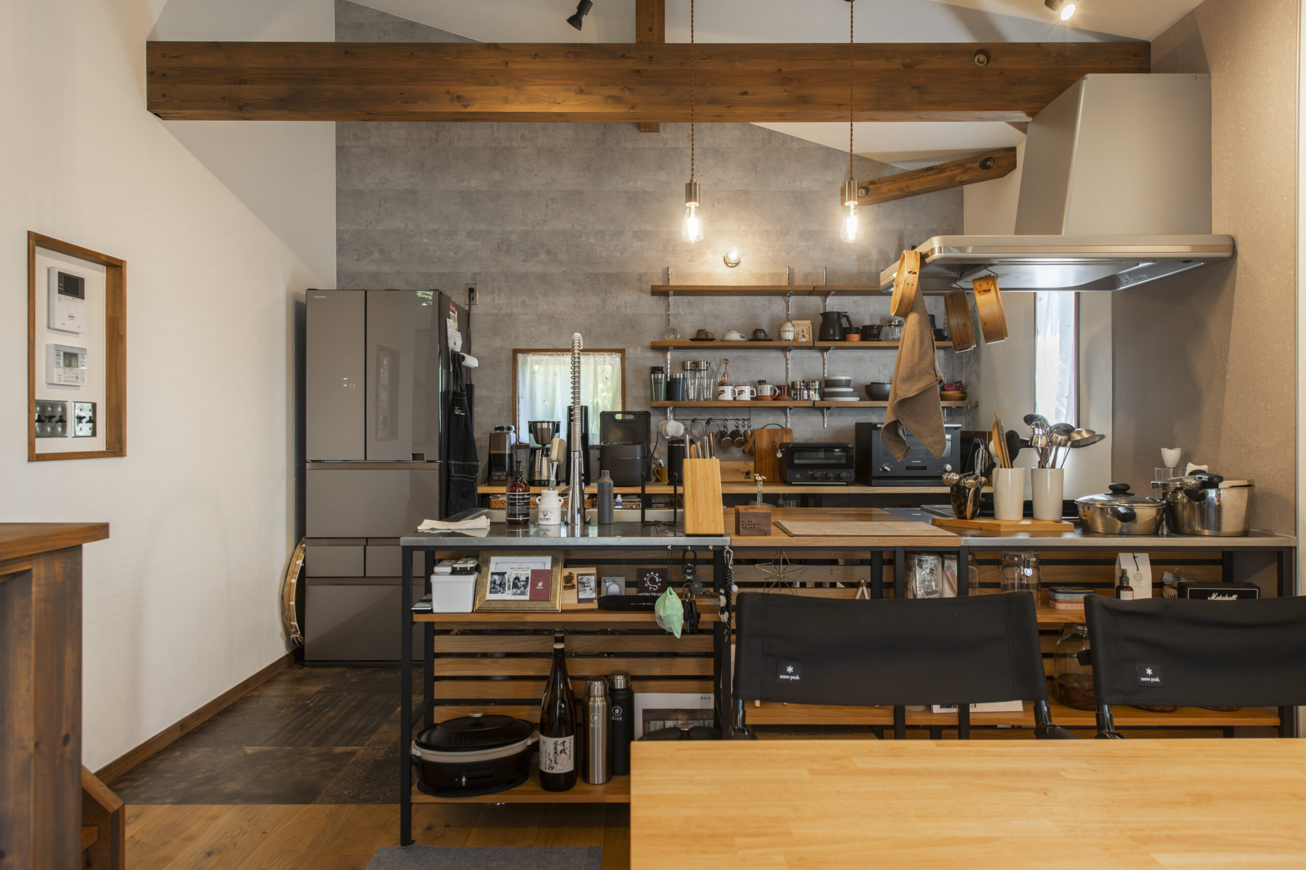 「土間派×スキップ派」ふたりのコダワリと愛犬「ビス...