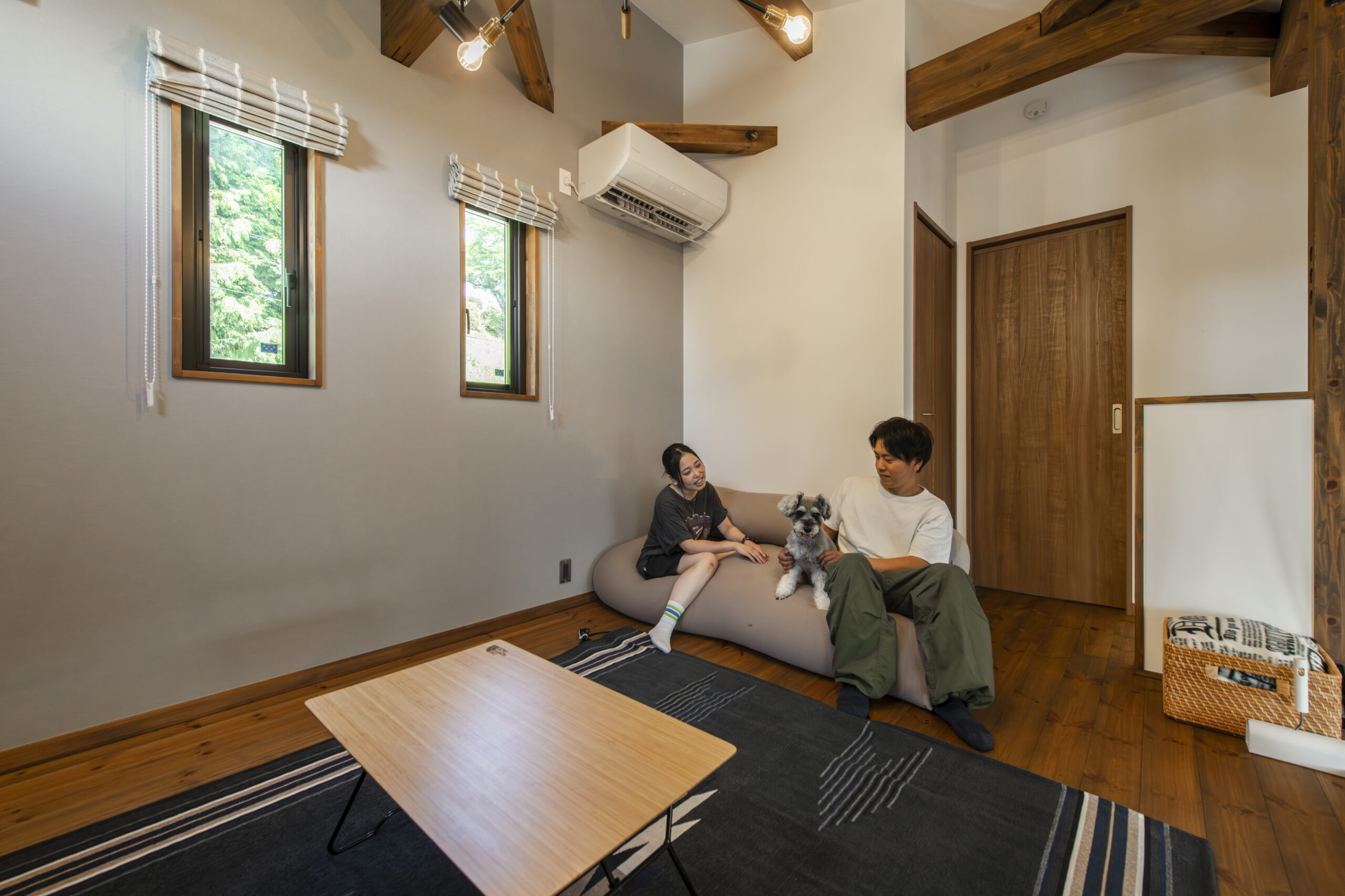 「土間派×スキップ派」ふたりのコダワリと愛犬「ビス...