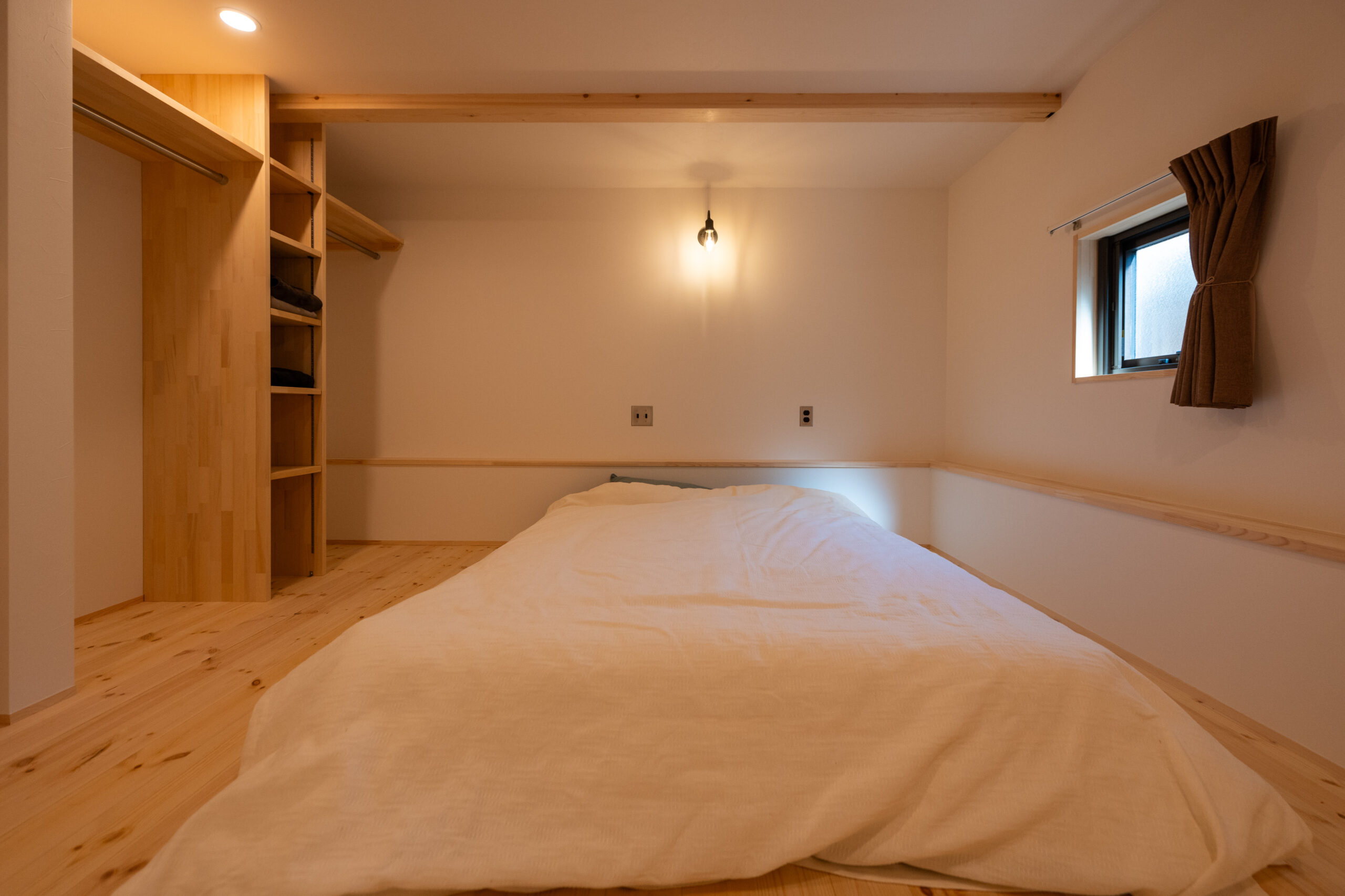 床にこだわった、海が似合うスキップフロア